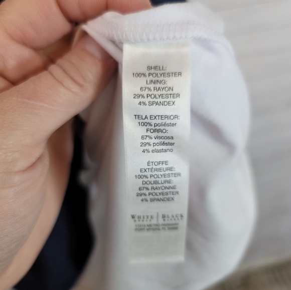 WHITE HOUSE BLACK MARKET NAVY & WHITE SLEEVELESS OVERLAY SHELL, SZ MEDIUM - Picture 7 of 11